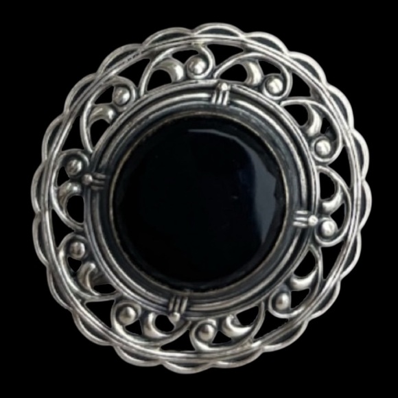 Vintage Jewelry - Vintage Sterling Silver Brooch Pin Onyx Black Stone Ornate Scrolled Filigree